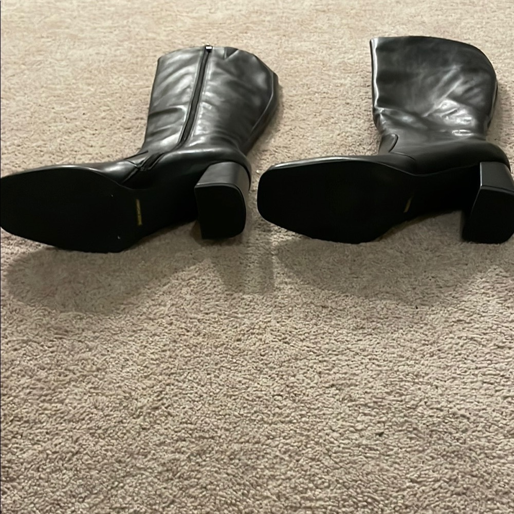 Sleek Black Heeled Women's Boots - Picture 2 of 3